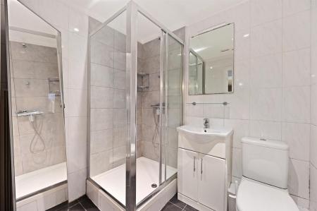 RCLR- flat 3 geneva court- bedroom 9 (1).jpg