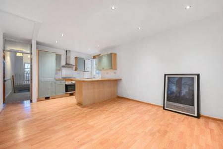 LR - FFF, 29 Minster Road - KitchenB3 (1).jpg