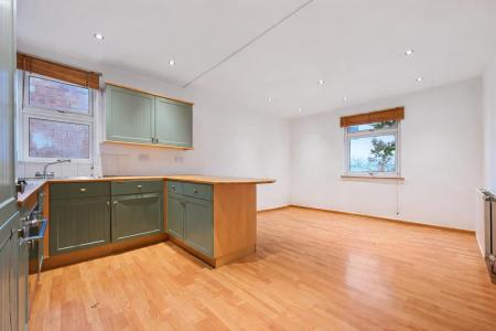 LR - FFF, 29 Minster Road - Kitchen3 (1).jpg