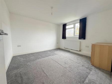 Bedroom 2_inPixio.jpg