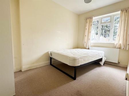 Bedroom 2_inPixio.jpg