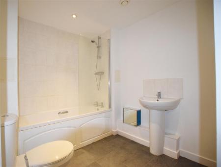 104wilmingtonbath.JPG