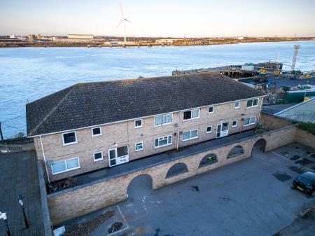 Media image 08