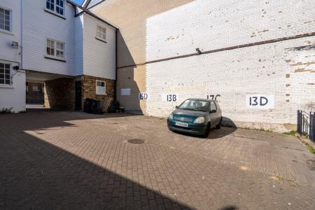 Media image 09