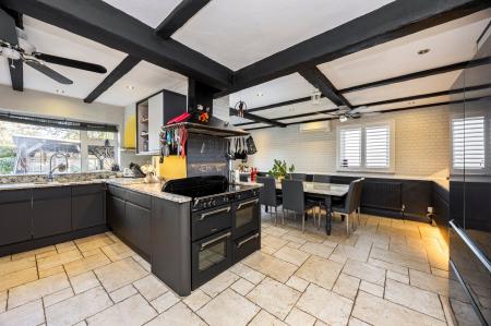 Kitchen/Breakfast