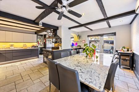 Kitchen/Dining
