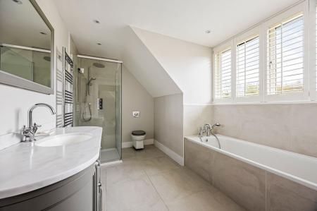 Bedroom 1 en-suite