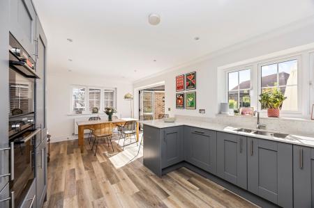 Kitchen/Breakfast