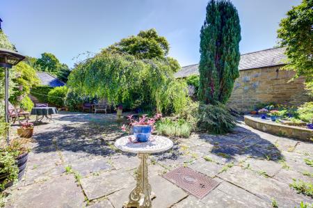 External Courtyard (4)