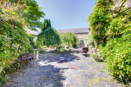 External Courtyard (2)