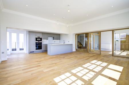 Lounge/ Kitchen 2