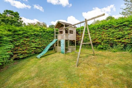 A08 - Lower Frogmore