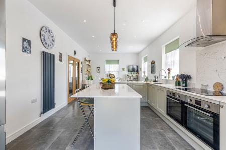 A13 - 9 Cator, Stoke