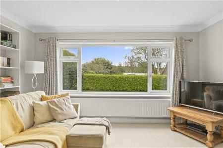 83023_CHA220101_IMG_