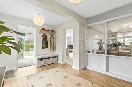 83023_CHA220101_IMG_