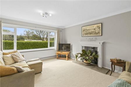 83023_CHA220101_IMG_