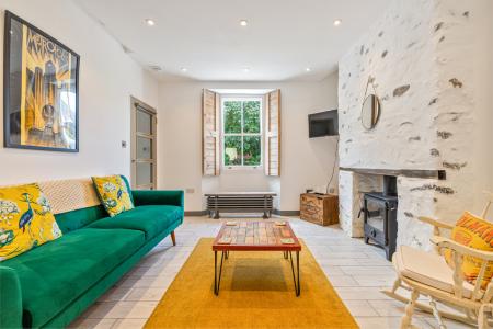 A09 - 9a Seymour Pla