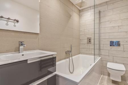 A13 - 9a Seymour Pla