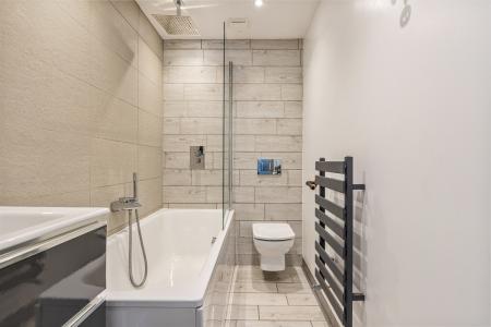 A14 - 9a Seymour Pla