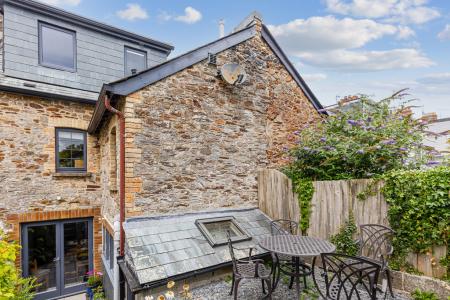 A04 - 3 Somerset Pla