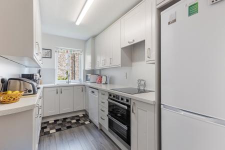 A18 - 8 The Cedars T