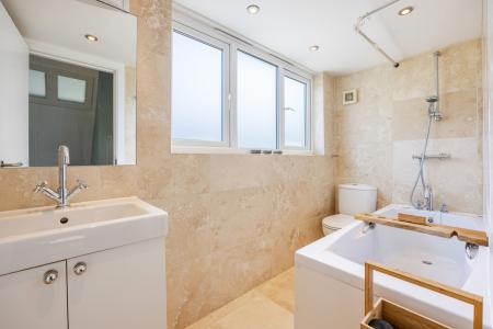 A19 - 15 Droridge Da