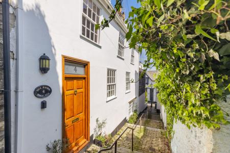 A02 - 4 Horn Hill, D