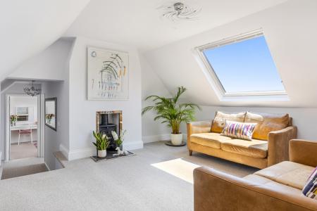 47 Apart Sitting Roo