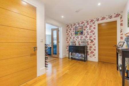 1 Entrance Hall 14 D