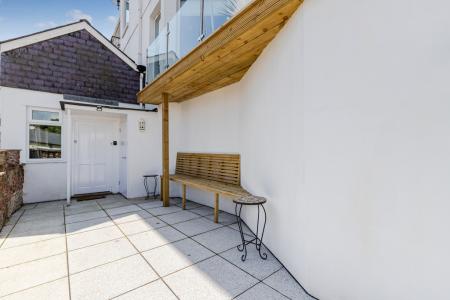 A08 - Dart View Swan