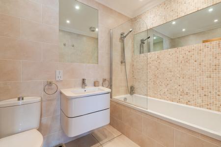 28 Bathroom  Dart Vi