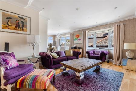 A15 - Dart View Swan