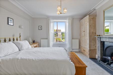 20 Cloakroom Windrus