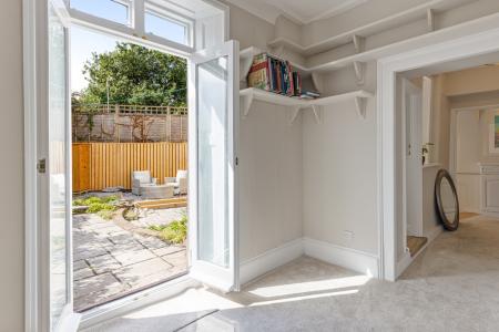 A01 - Windrush 7a Ri