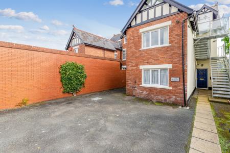 21 Bedroom 2 14a Mou