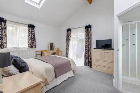 10 Side Vine Terrace