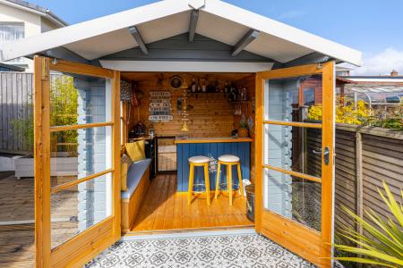 9 Bar 33 Churchfield