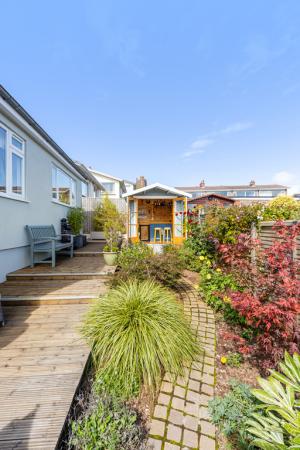 A08 - 33 Churchfield