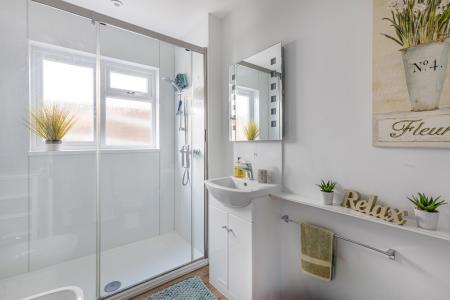 21 Shower Room 33 Ch