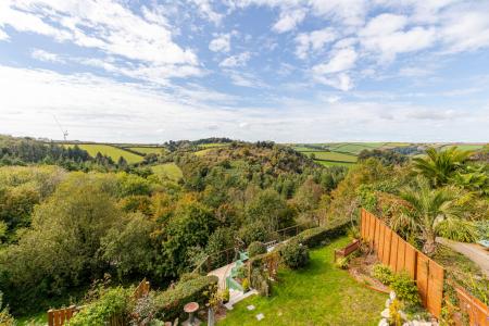 23 Cloakroom 59 Seym