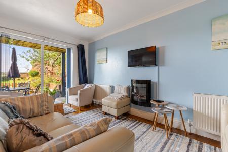 15 Annex Sitting Roo