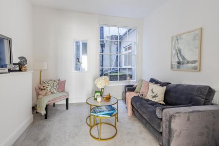 A06 - Church Close 1