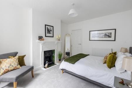 A03 - Flat 1a Church