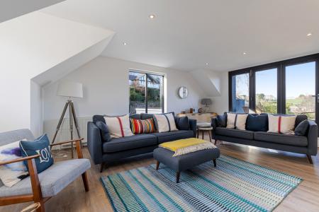 17 Living Space Dart