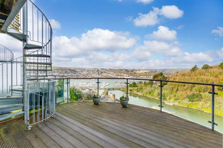 19 External Front Dr