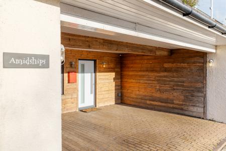 A05 - Amidships Coom