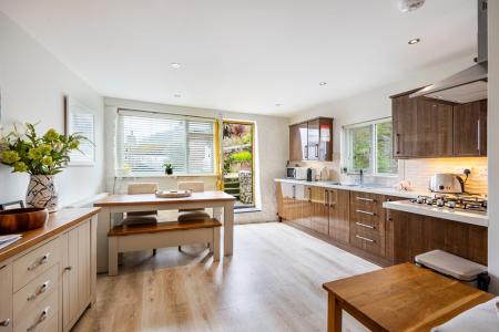 10 11A Smith St Dini