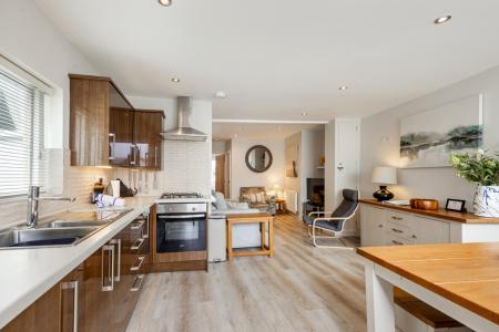 1 11A Smith St Front