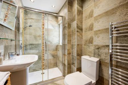 17 11A Smith St Show