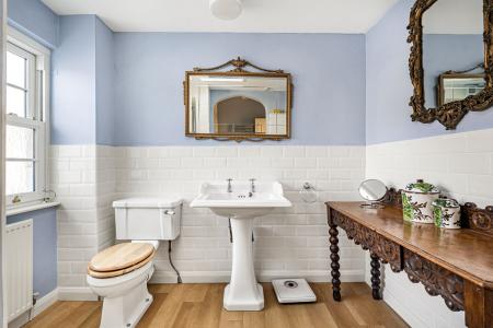 13 Bathroom